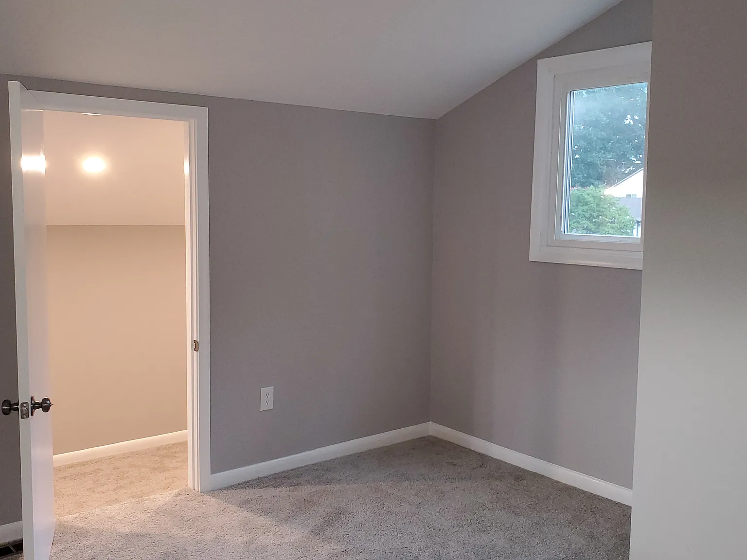4 bed, 2100 sqft, $3,800 — Photo 2