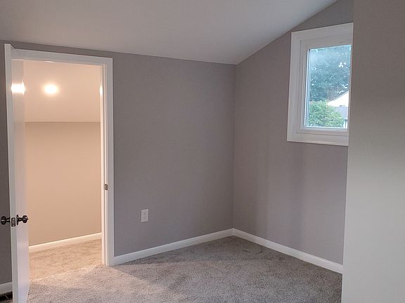 2nd image of 417 Sugarland Run Dr