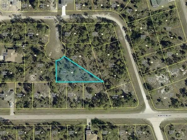 955 La Vista Ct, Lehigh Acres, FL 33974