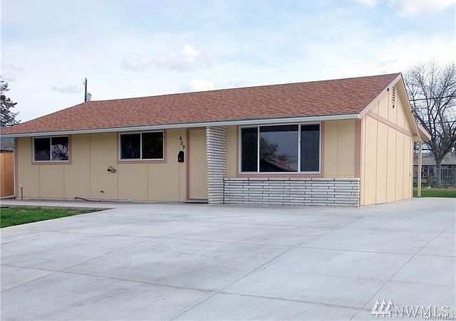 1st image of 609 S Grand Dr