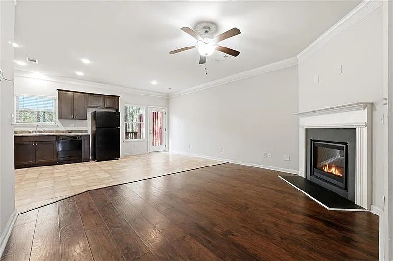 3 bed, 2.5 bath, 1474 sqft, $1,800 — Photo 4