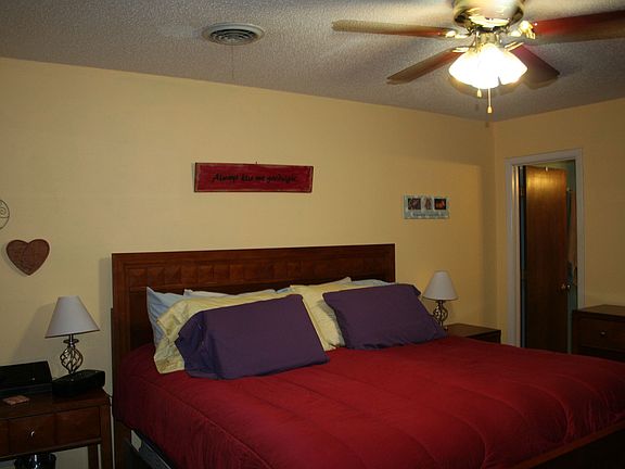 Master Bedroom-textured walls