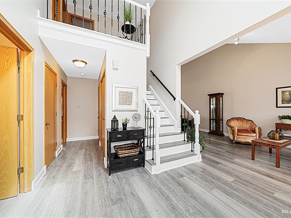 5th image of 17325 Lakebrook Dr