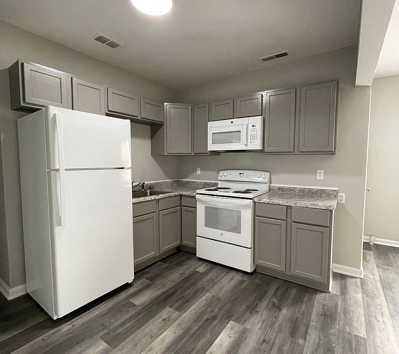 208 S Market - 208 S Market St Delphi IN | Zillow