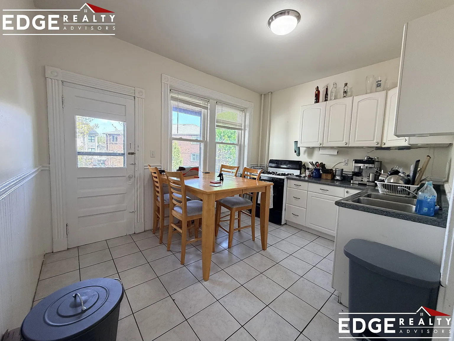 3 bed, 1400 sqft, $3,250 — Photo 3