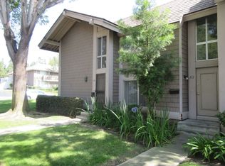 112 Oval Rd, Irvine, CA 92604