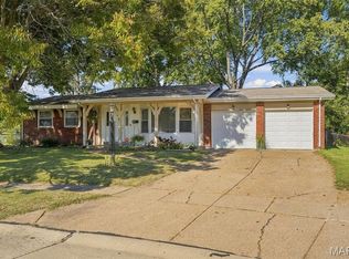 2571 Rhapsody Ln, Florissant, MO 63031