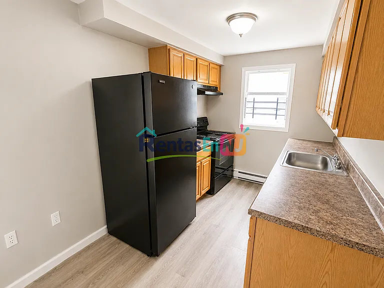 311 Littleton Ave #3B — Photo 1