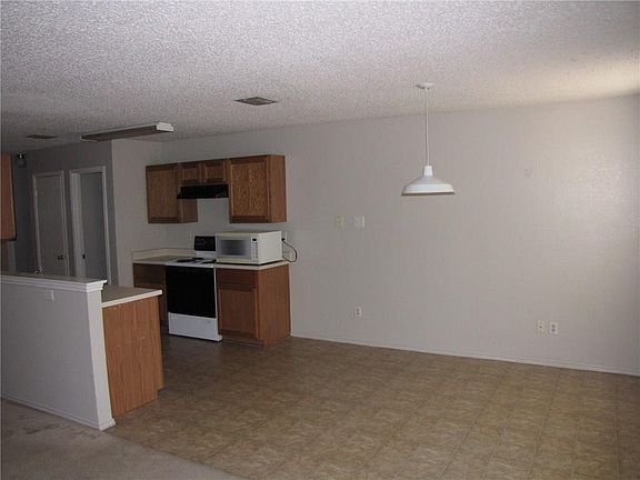 3rd image of 1535 Windward Ln