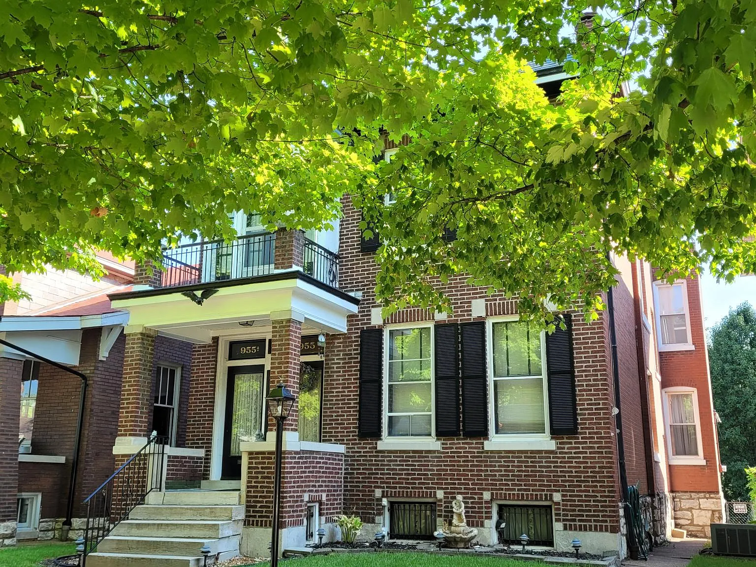 955 Dover Pl — Photo 1