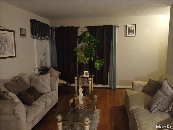 2nd image of 35 Lee Ave