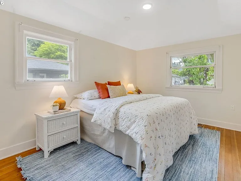 6351 NE 34th Ave — Photo 11
