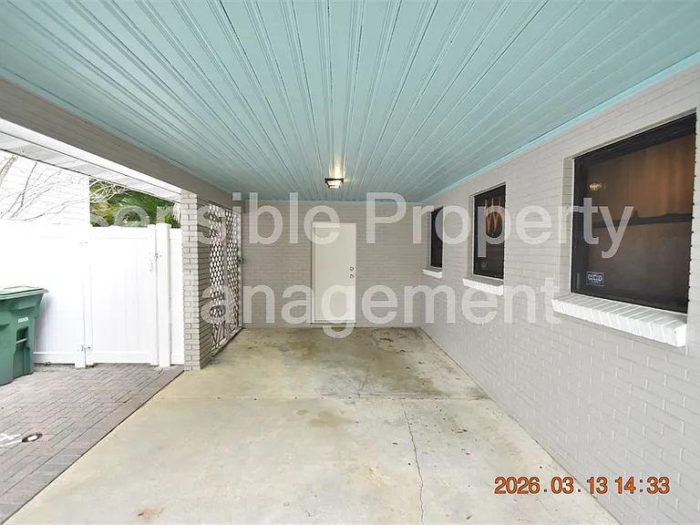 528 Suwanee Cir — Photo 38
