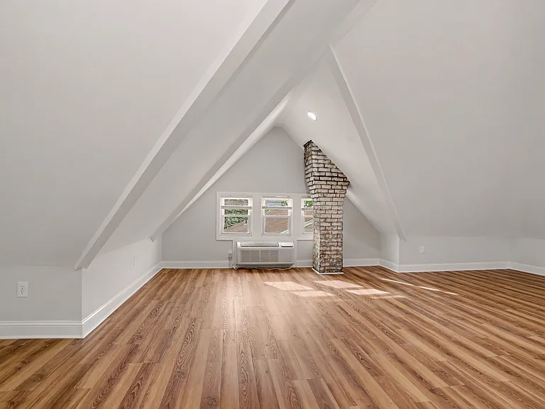 156 Hawthorne Ave — Photo 25
