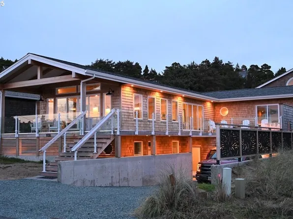 958 Beach St, Manzanita, OR 97130