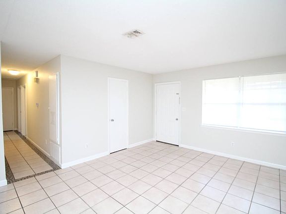 4th image of 5078 Barbara Ln