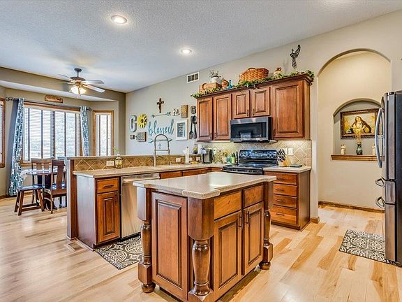 3rd image of 2501 N Fairway Cir
