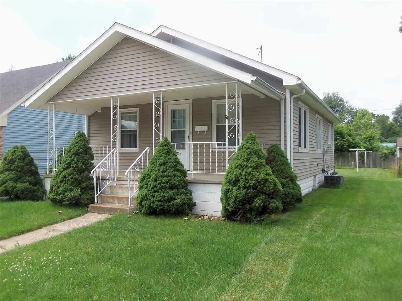 209 Orange Ave photo 1