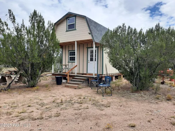 34343 W Chippewa Ln, Seligman, AZ 86337