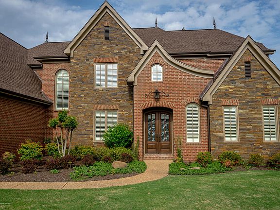 2nd image of 570 Whitehall Ct