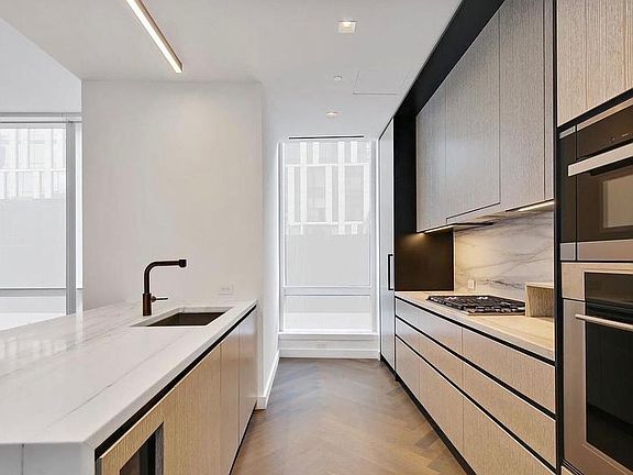 4th image of 111 Murray St #8A
