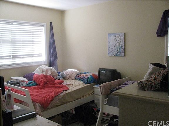 Good sized bedrooms with lots of natural light