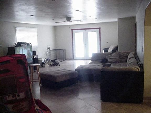 4th image of 4801 S Potter Dr