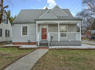 8321 Standard Ave, Center Line, MI 48015