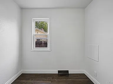 176 S King St — Photo 8