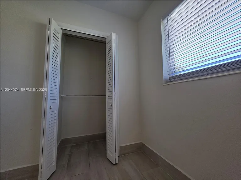 120 NE 10th Ave #3 — Photo 9