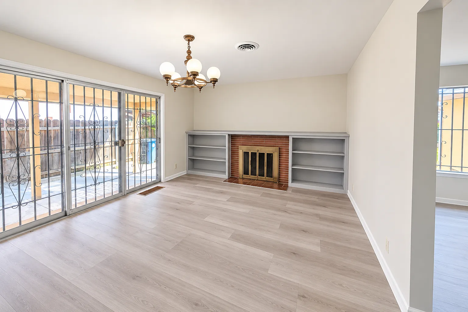 7358 Cranston Way — Photo 2