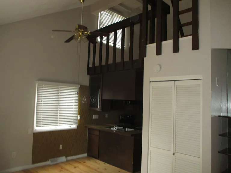 Dining area / loft room / kitchen counter