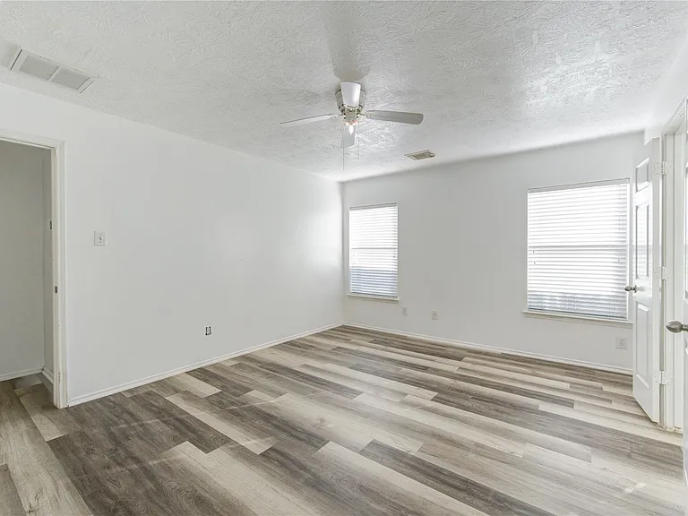 7930 Northfork Hollow Ln — Photo 26