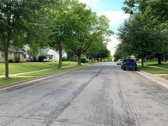 5th image of 1620 Iowa Ave E