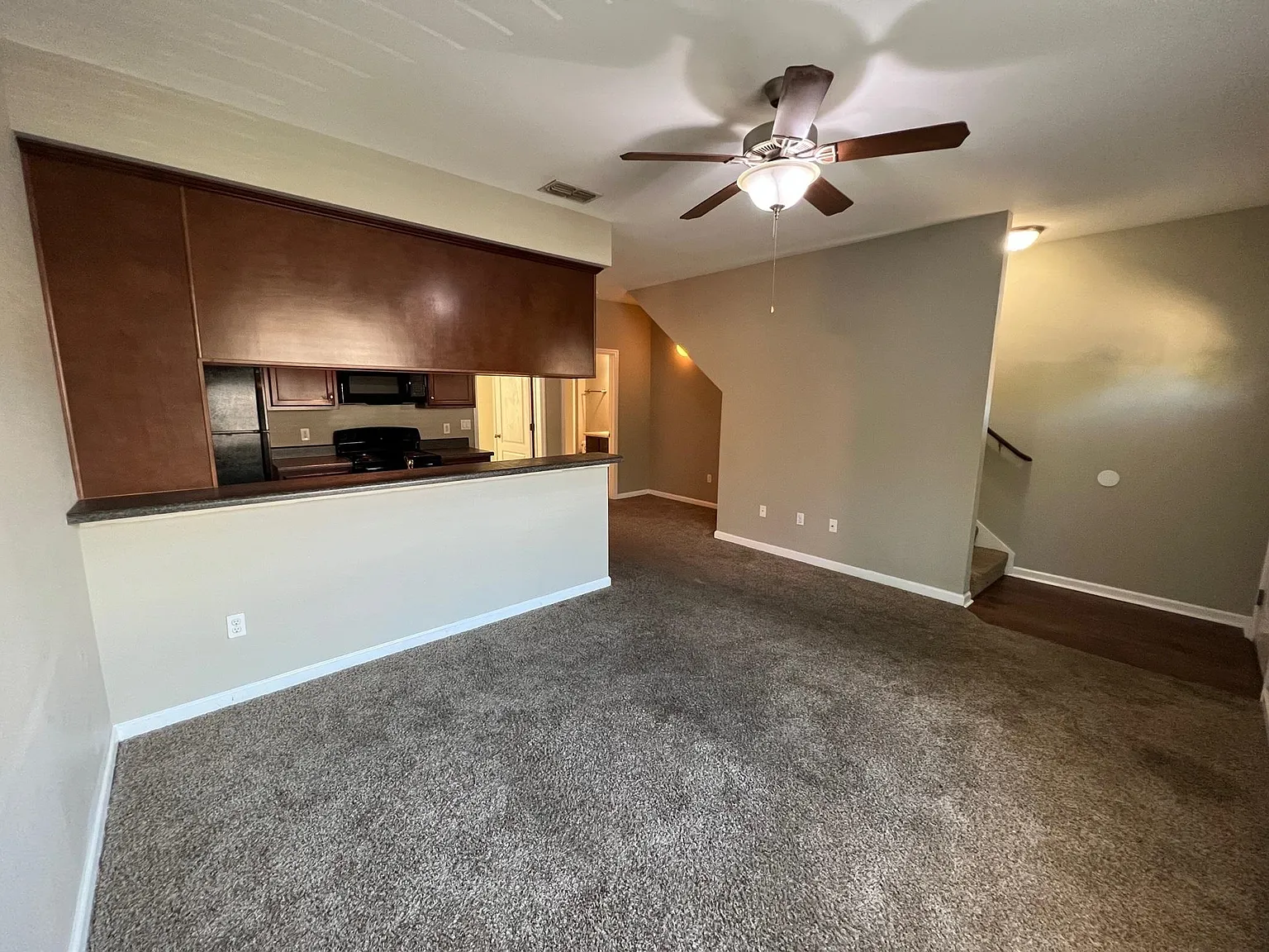 3 bed, 1177 sqft, $1,395 — Photo 2