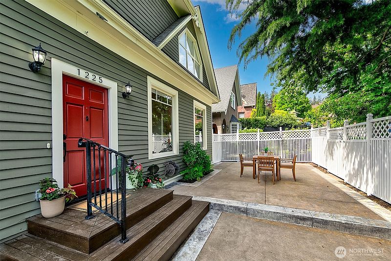 3rd image of 1225 9th Avenue W
