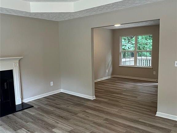 4th image of 4622 Middleboro Ln