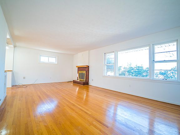 5th image of 2279 Brambleton Ave SW