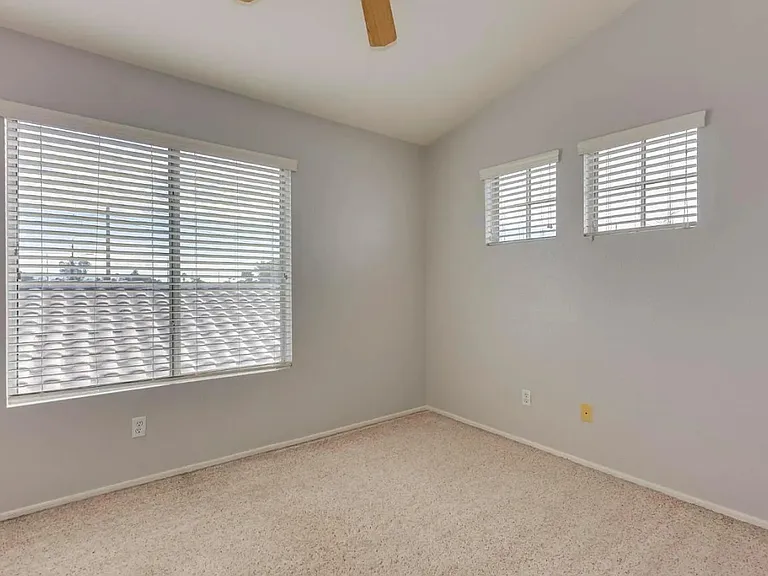 1312 W Libby St — Photo 12