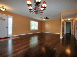 8107 Aspen Green Ln, Louisville, KY 40291