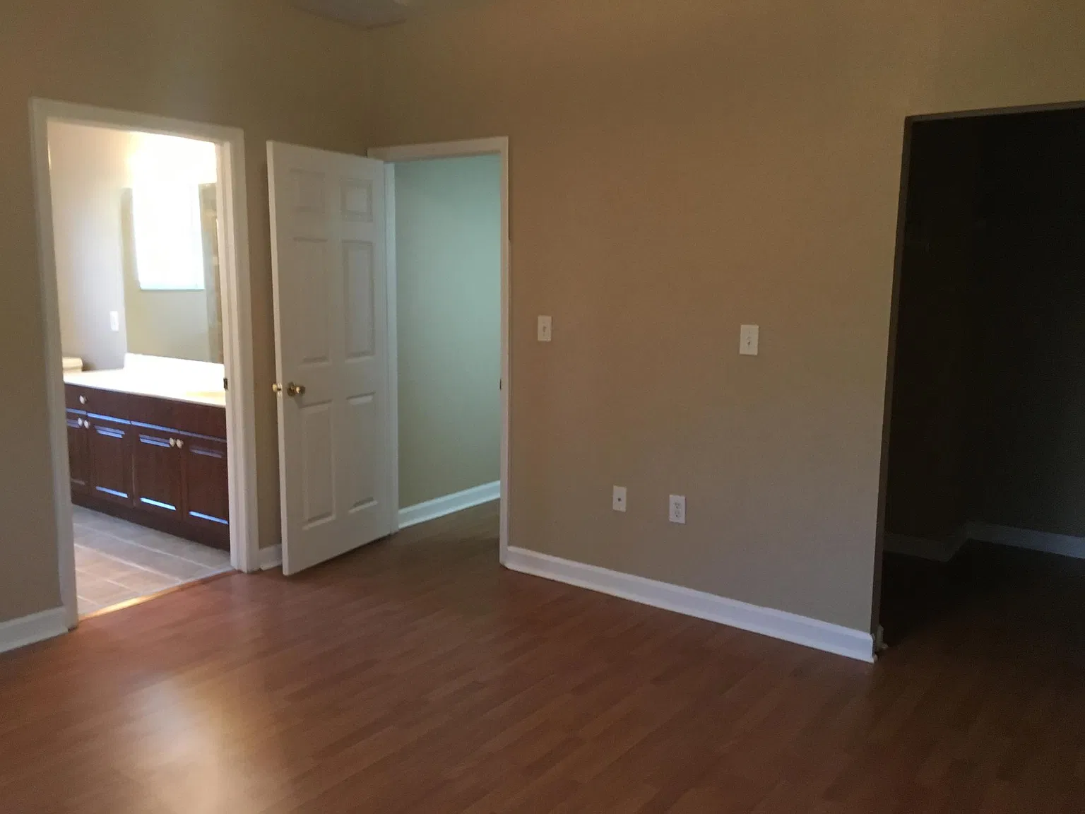 4 bed, 2.5 bath, 1762 sqft, $3,400 — Photo 4