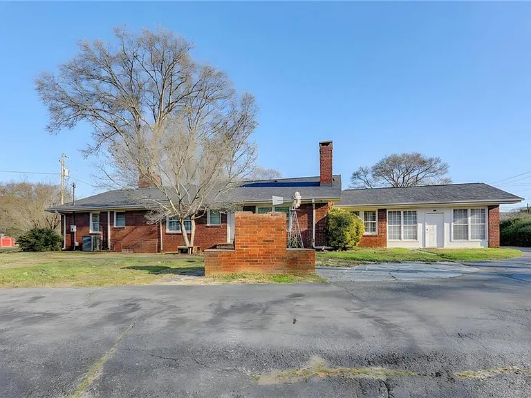 8 Highland Ln — Photo 45