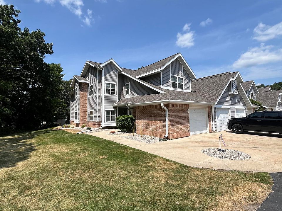 1st image of 22 Pluim Dr