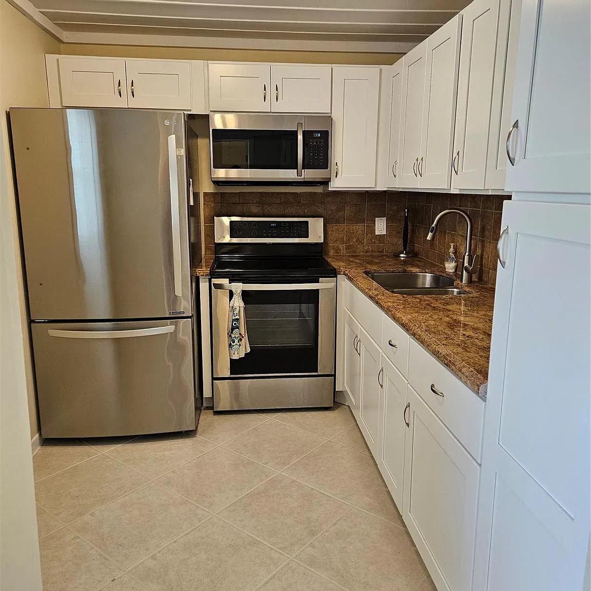 1 bed, 1.5 bath, 758 sqft, $1,500 — Photo 1