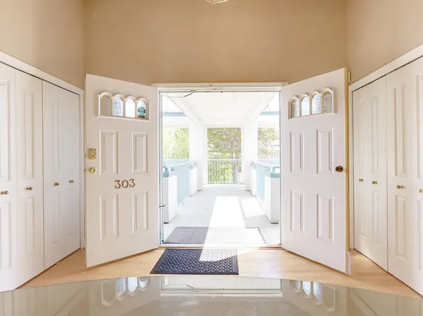 7500 Abercrombie Dr #303, Richmond, BC V6Y 3J9
