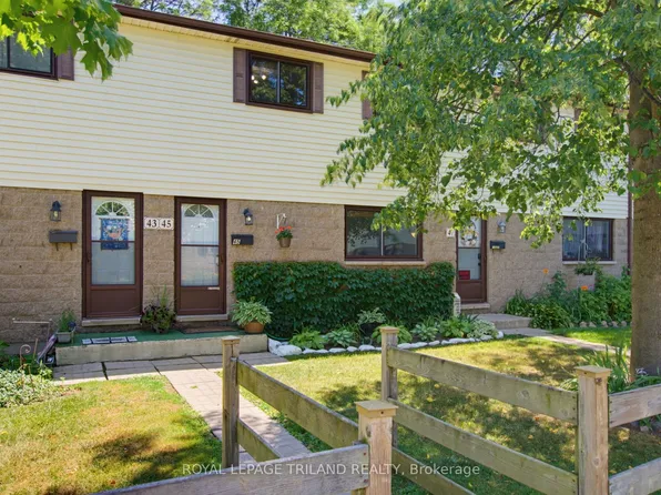 825 Dundalk Dr #45, London, ON N6C 3V6