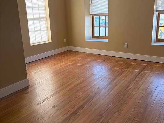 4th image of 300 E Main St