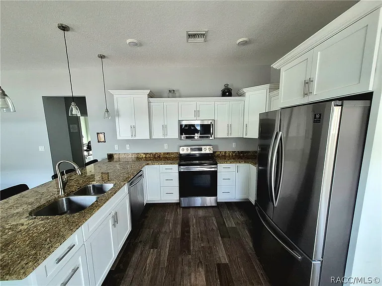 11751 Bostick St — Photo 4