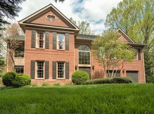 7402 Windy Hill Ct, Mc Lean, VA 22102