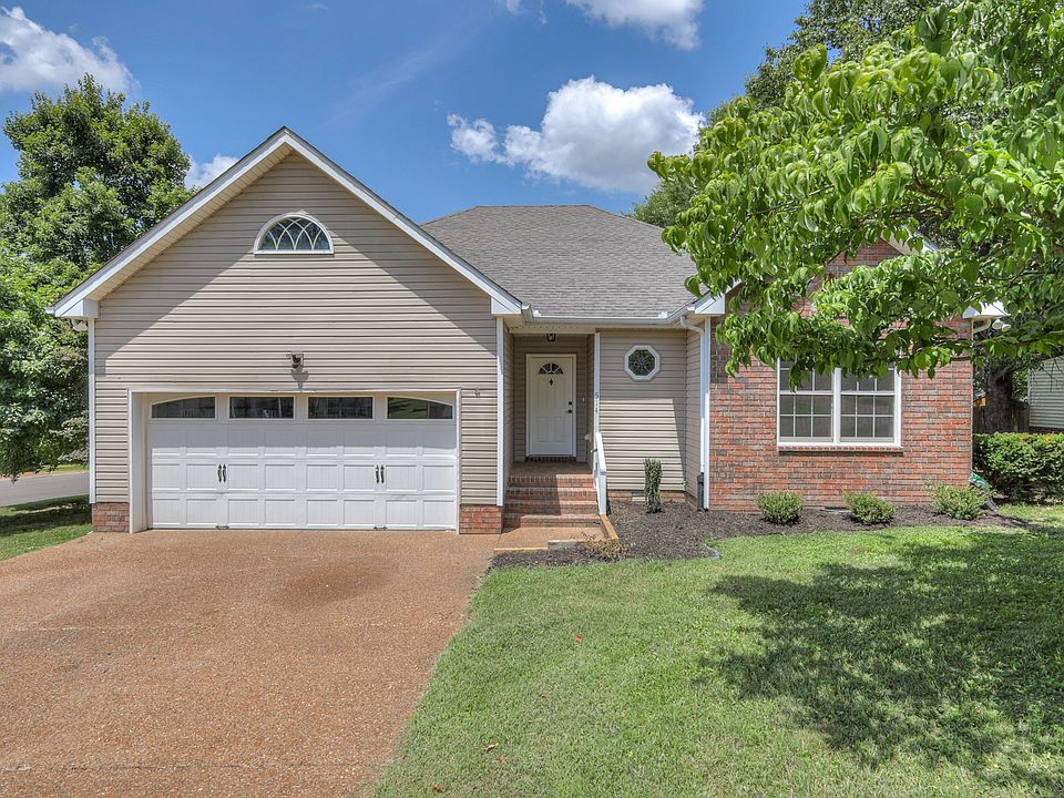 1st image of 514 Rhodes Cir